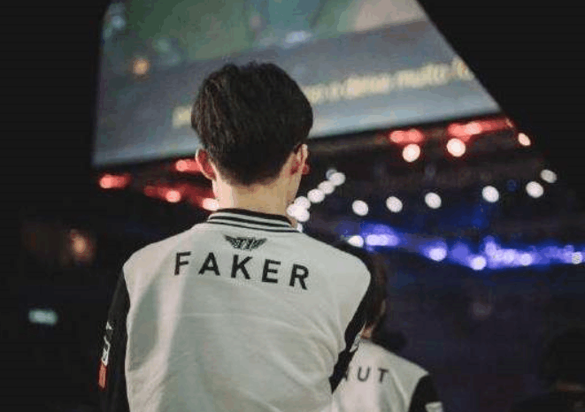 Top Esports 击败 G2 Esports 进入 2025 年全球总决赛半决赛